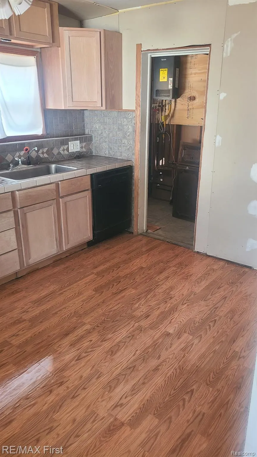 2220 Rowland Avenue Royal Oak City, MI 48067