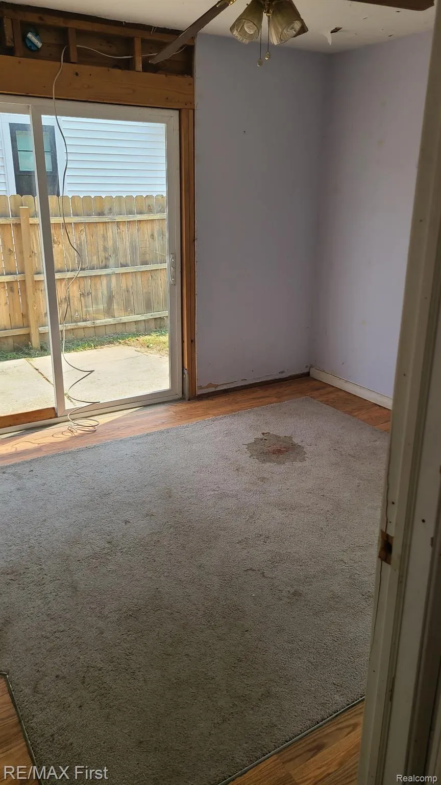 2220 Rowland Avenue Royal Oak City, MI 48067