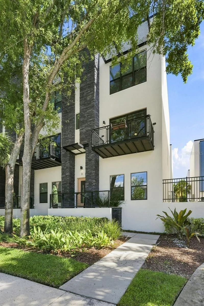 4810 W MCELROY AVENUE #3 Tampa, FL 33611