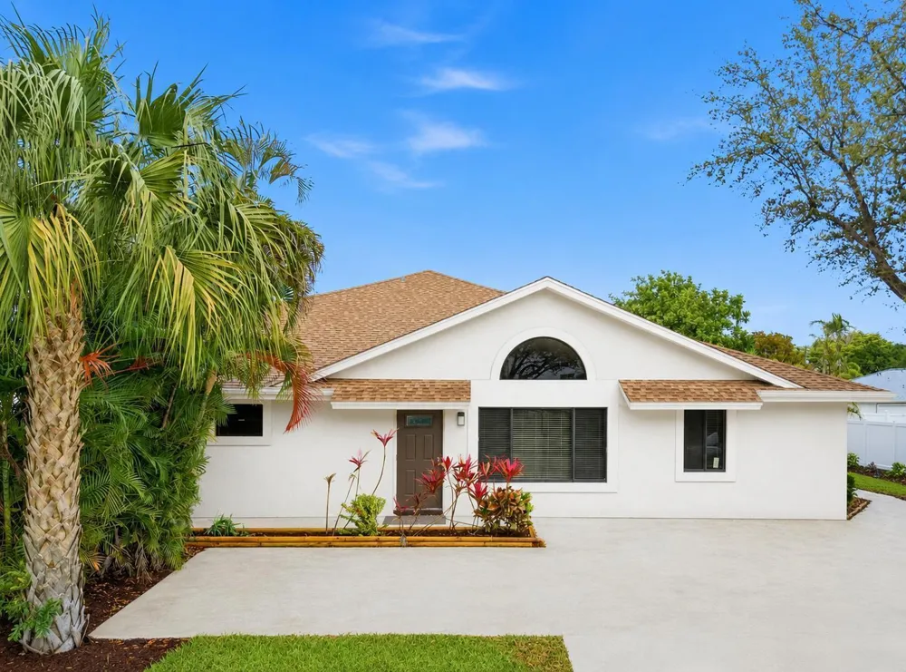 825 DOGWOOD DRIVE #B Delray Beach, FL 33483