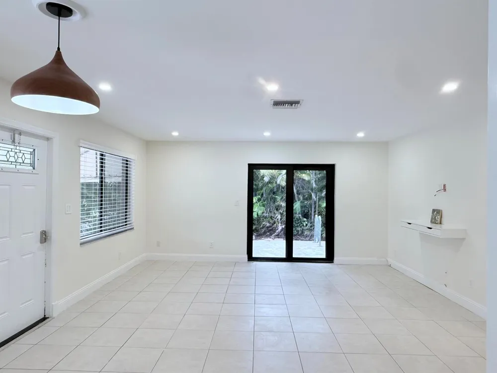 825 DOGWOOD DRIVE #B Delray Beach, FL 33483