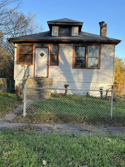 2037 Delaware Street