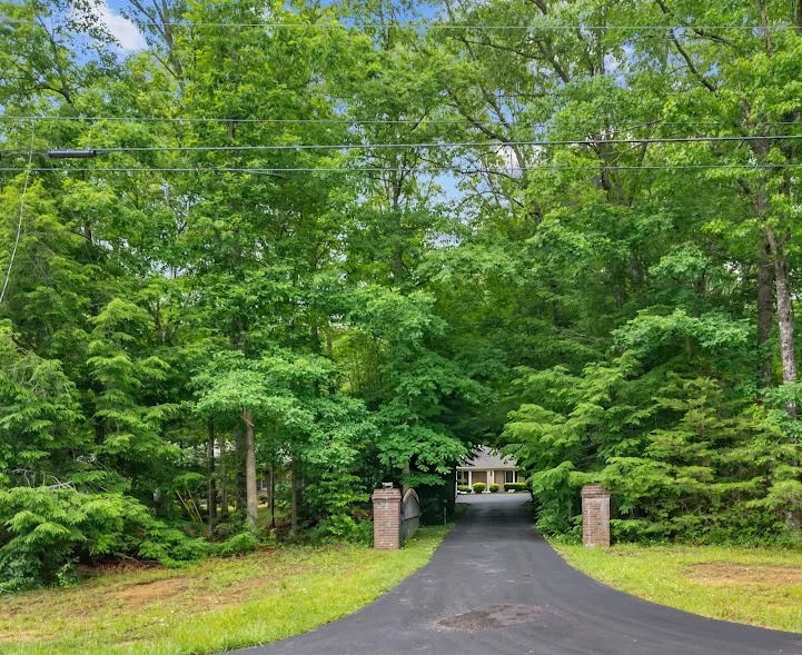 1320 Laurel Way Monterey, TN 38574