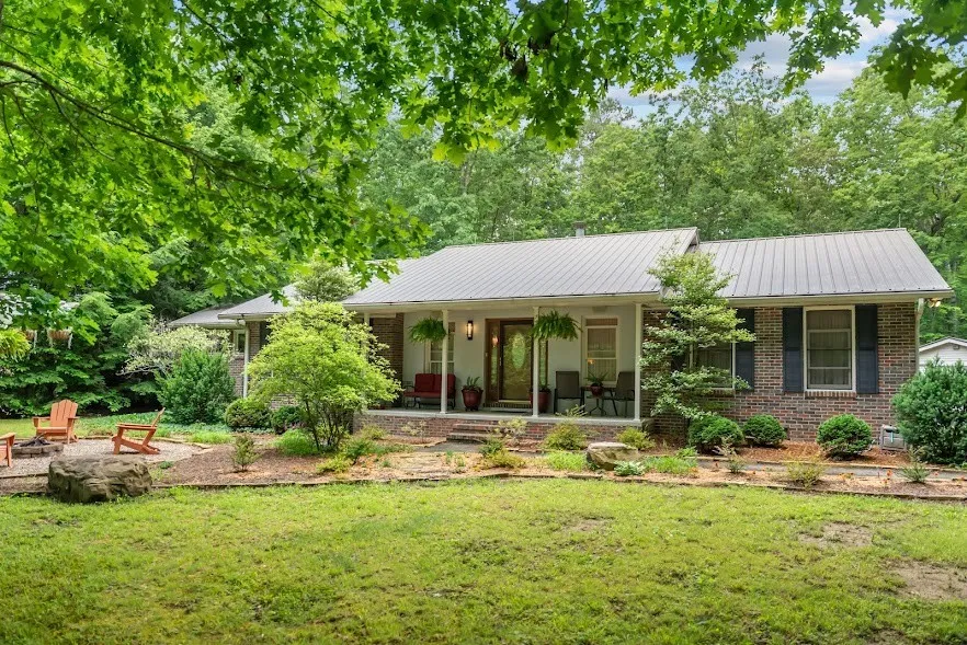 1320 Laurel Way Monterey, TN 38574