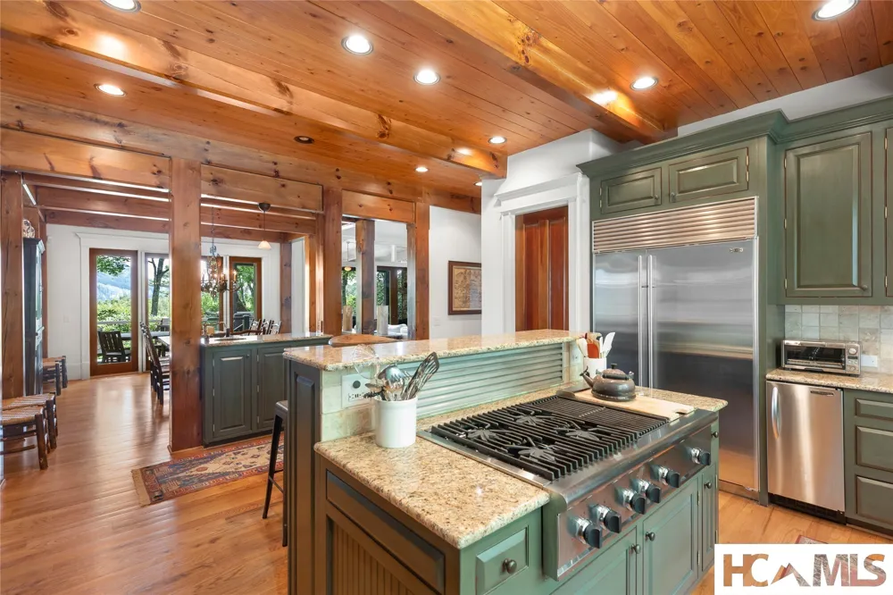 179 Sagee Woods Drive Highlands, NC 28741