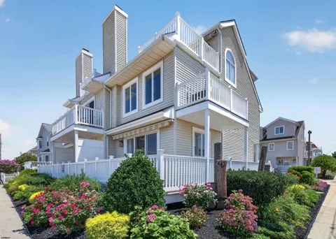 225 N 36th Ave