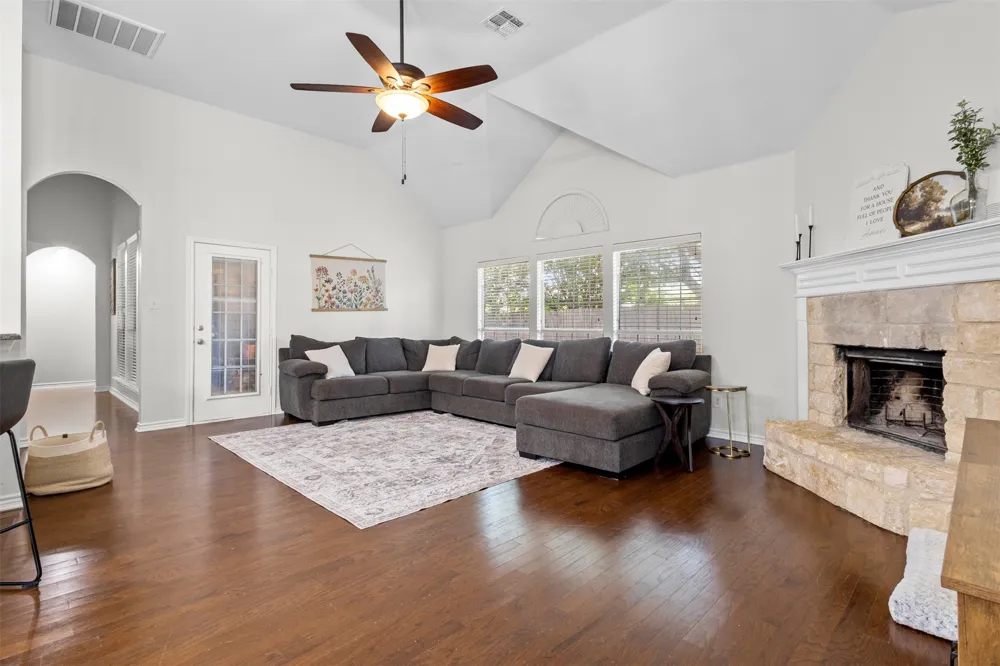 5413 Compassion Drive Midlothian, TX 76065