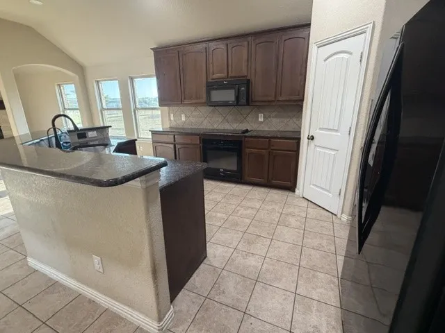 124 Brady Coleman Lane Springtown, TX 76082