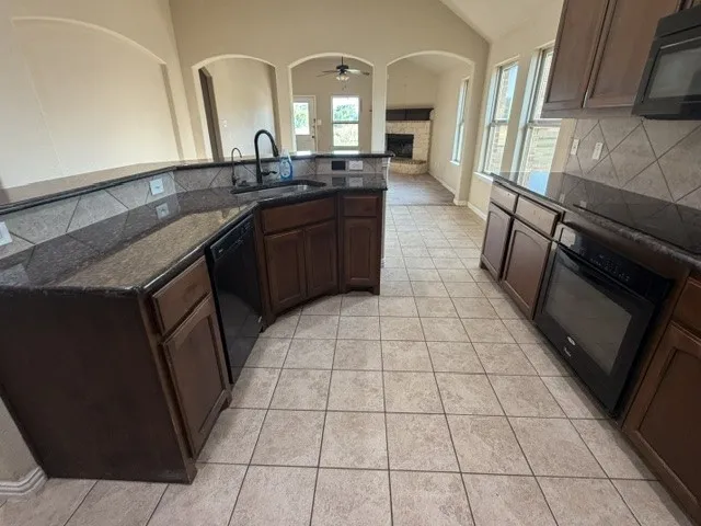 124 Brady Coleman Lane Springtown, TX 76082