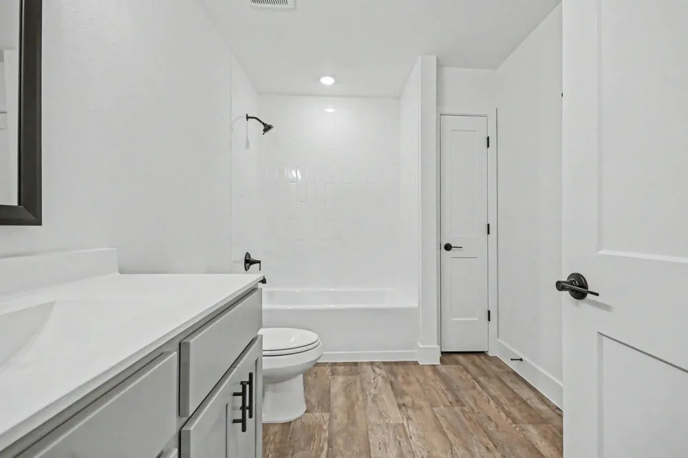 724 Greystone Lane Angleton, TX 77515