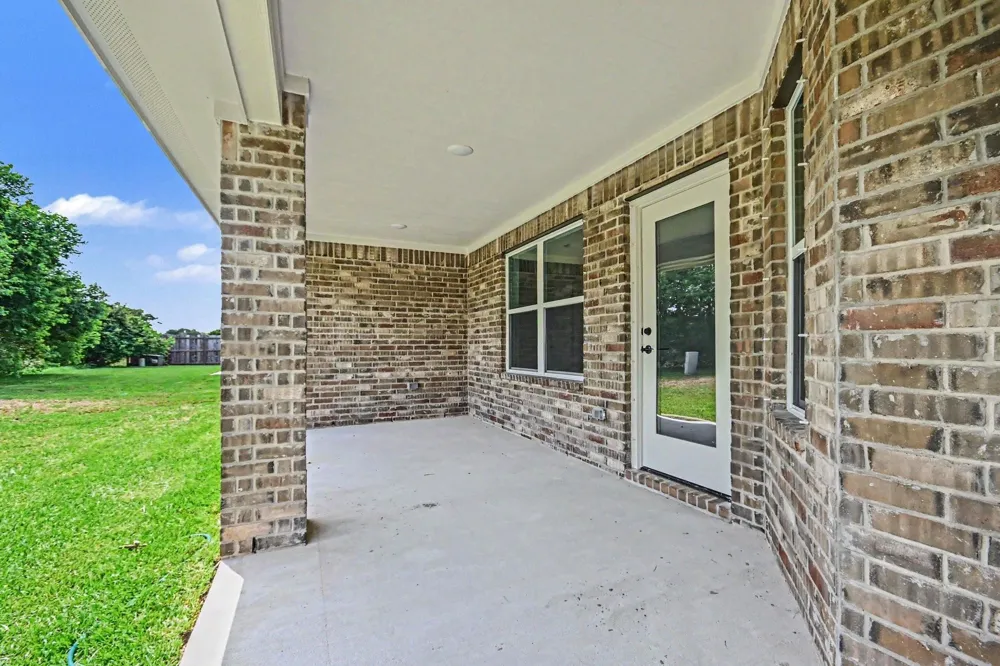 724 Greystone Lane Angleton, TX 77515