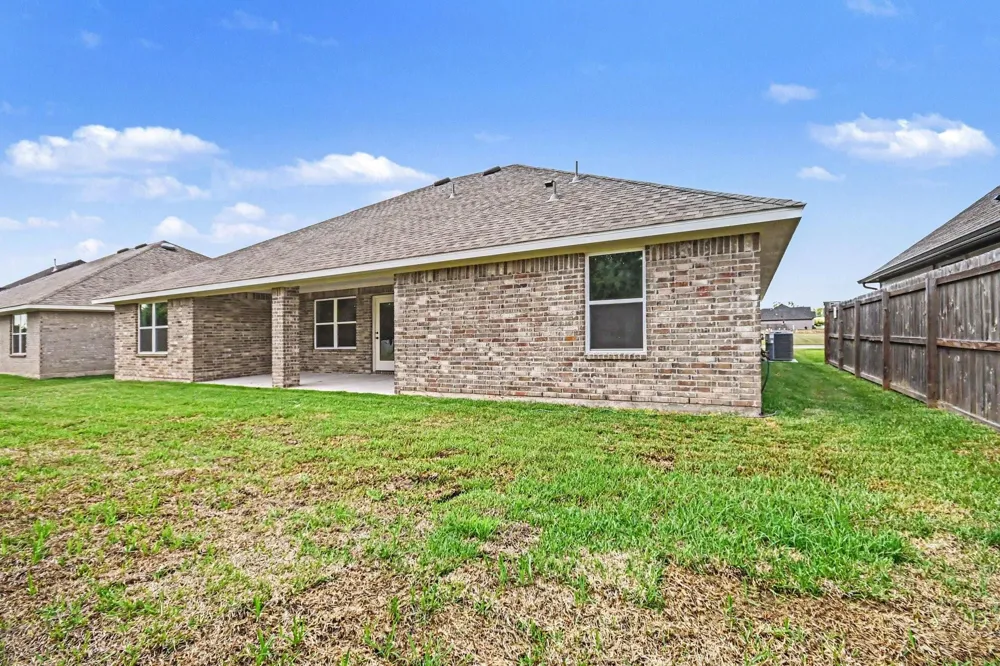 724 Greystone Lane Angleton, TX 77515