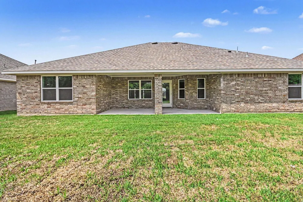 724 Greystone Lane Angleton, TX 77515