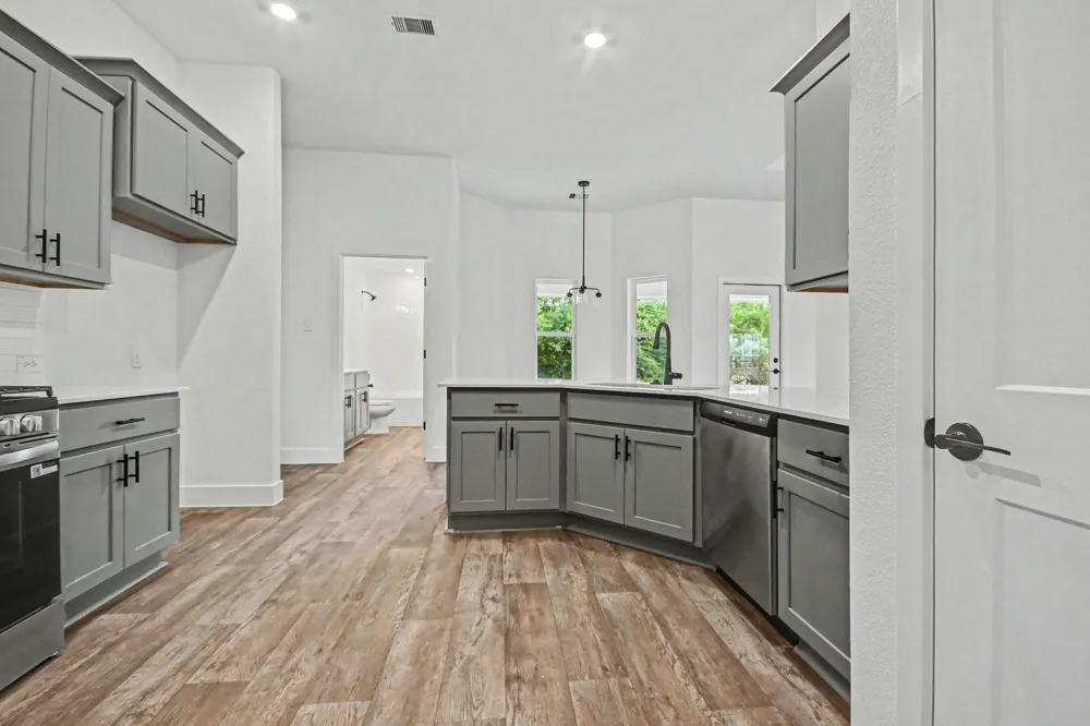 724 Greystone Lane Angleton, TX 77515