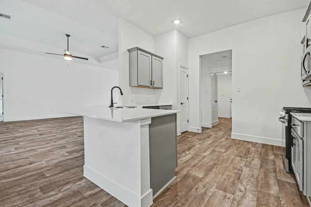 724 Greystone Lane Angleton, TX 77515