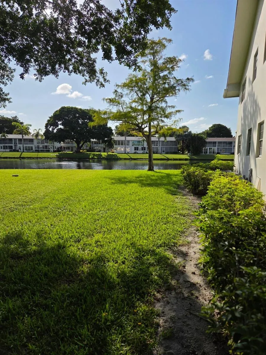 205 ELLESMERE E #205 Deerfield Beach, FL 33442