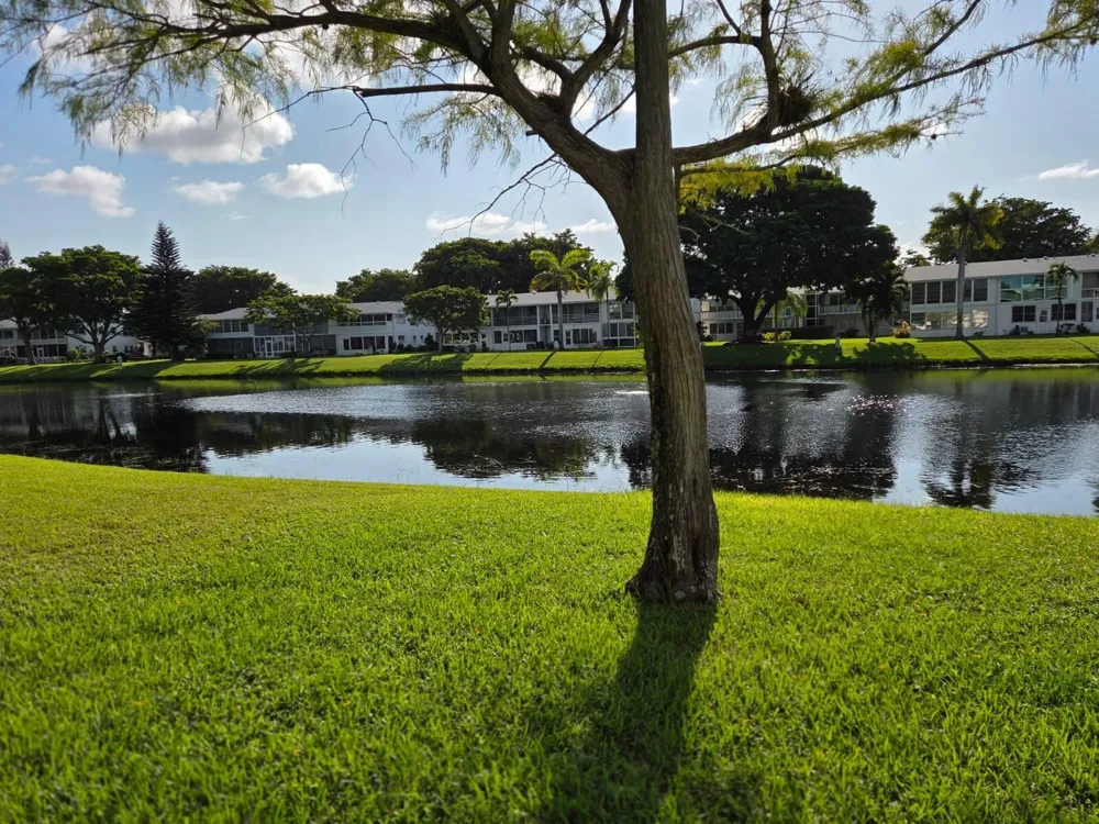 205 ELLESMERE E #205 Deerfield Beach, FL 33442