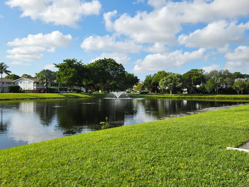 205 ELLESMERE E #205 Deerfield Beach, FL 33442