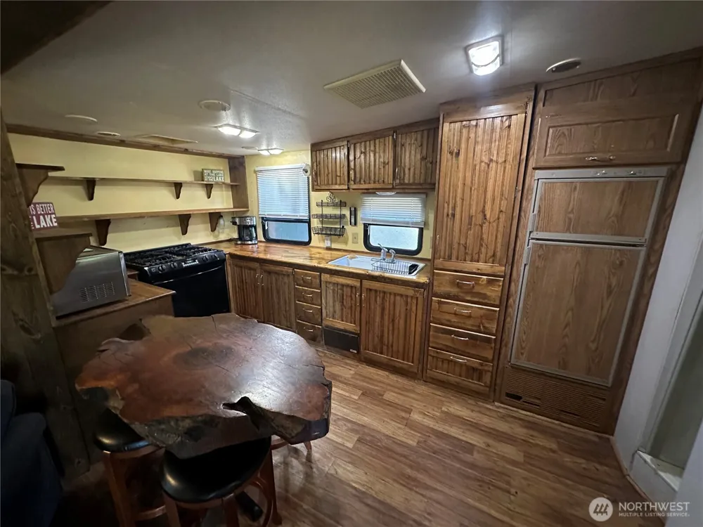 44894 Kloshe Trail Concrete, WA 98237