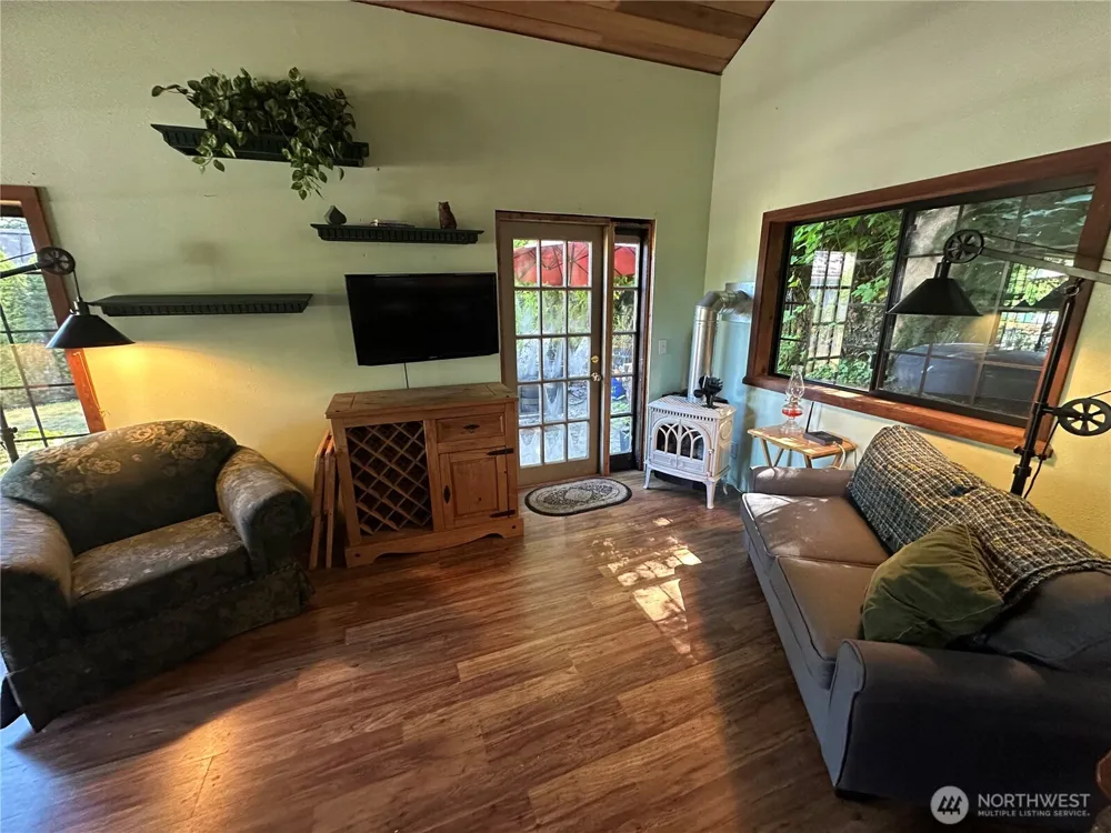 44894 Kloshe Trail Concrete, WA 98237