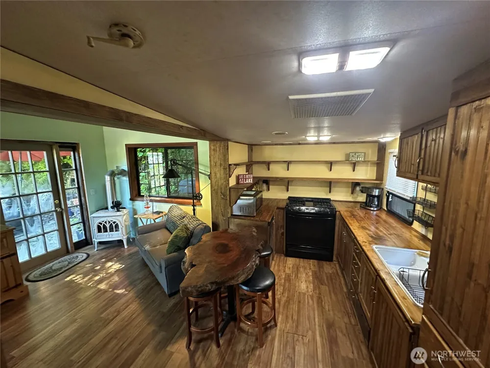 44894 Kloshe Trail Concrete, WA 98237