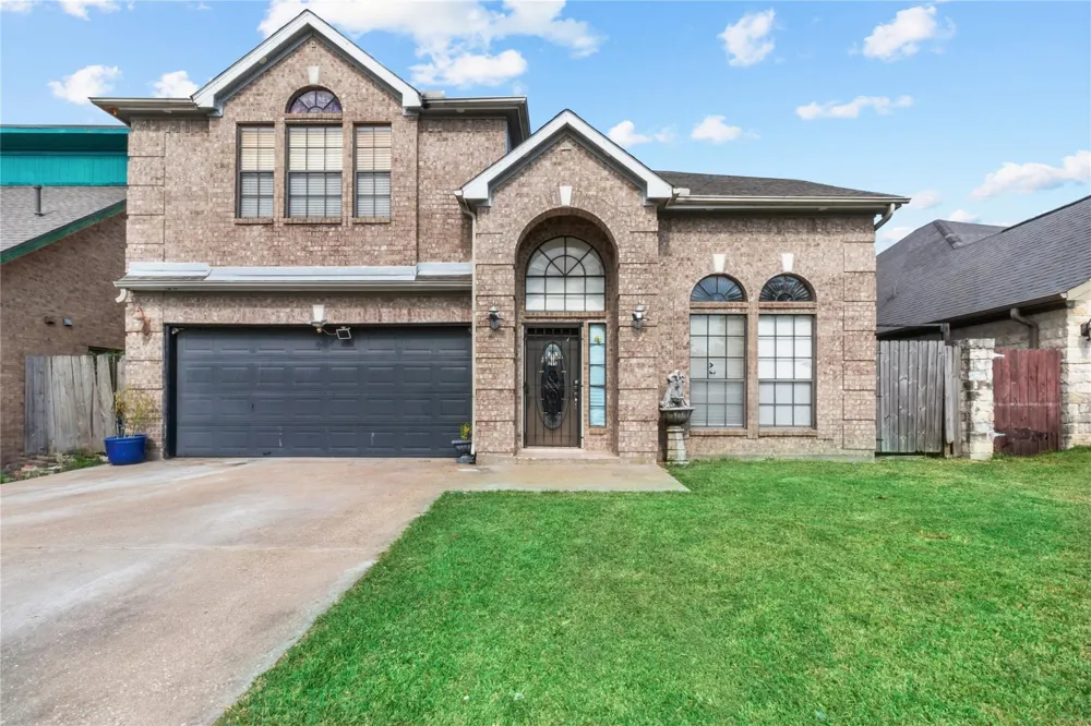 1011 Iowa Street South Houston, TX 77587