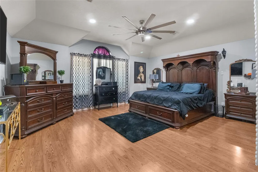 1011 Iowa Street South Houston, TX 77587