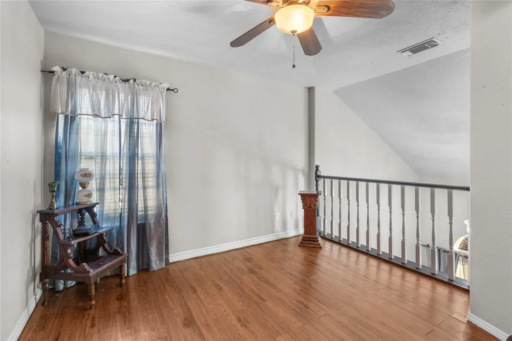 1011 Iowa Street South Houston, TX 77587