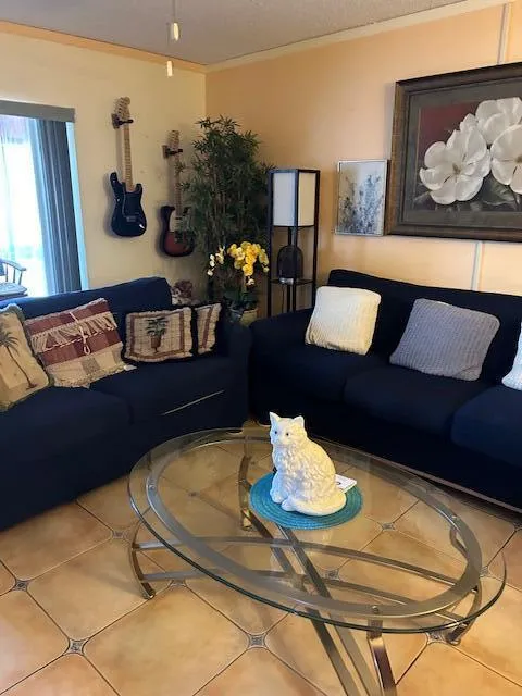 2687 Garden Drive #204 Lake Worth, FL 33461