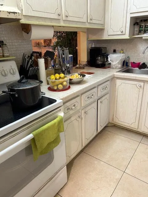 2687 Garden Drive #204 Lake Worth, FL 33461