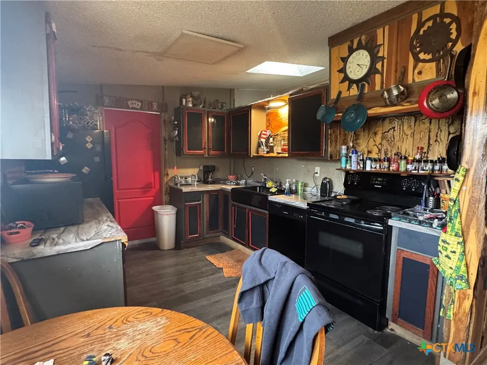 407 7th Street Moody, TX 76557