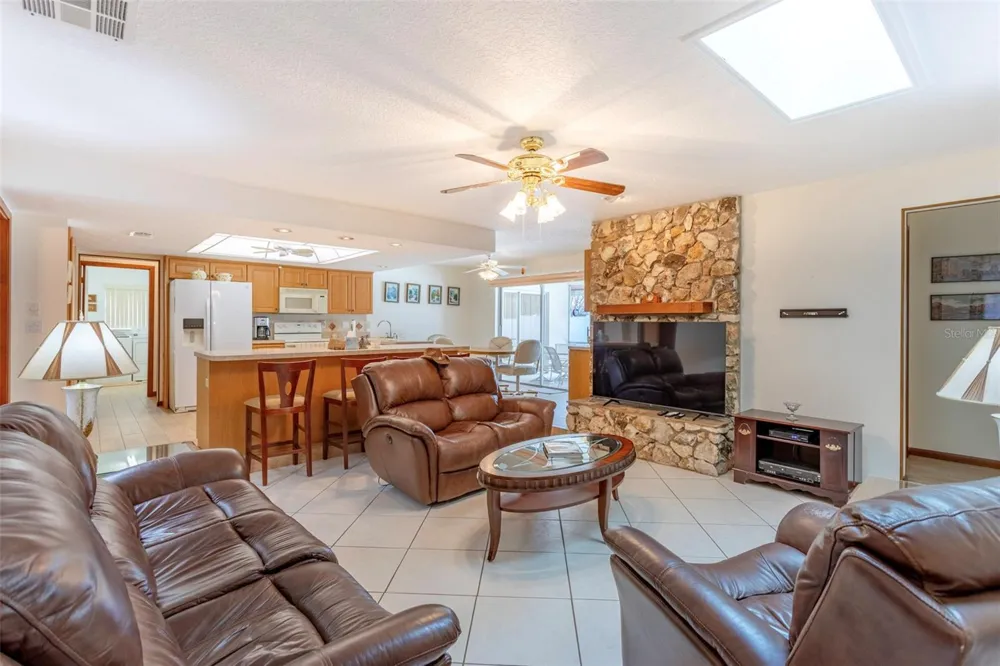 8830 ASPEN AVENUE Orlando, FL 32817