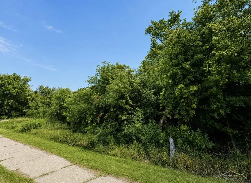 1838 S Warren Avenue Saginaw City, MI 48601