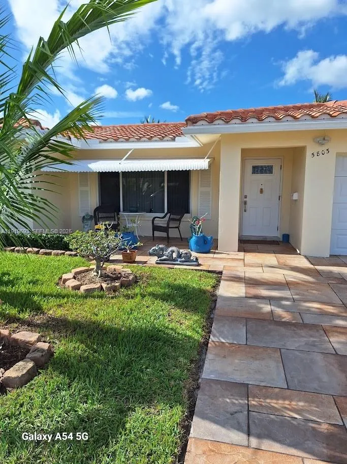 5803 NW 86th Ter Tamarac, FL 33321