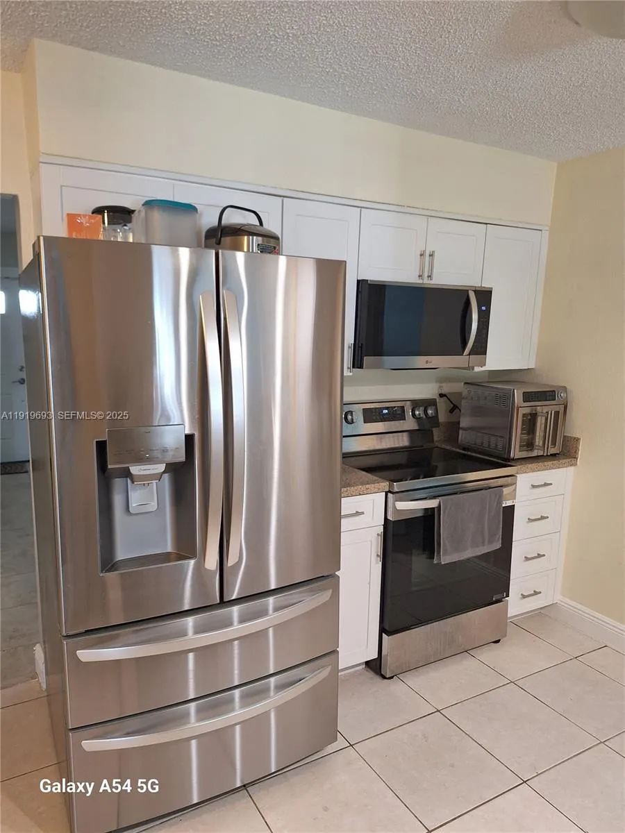 5803 NW 86th Ter Tamarac, FL 33321