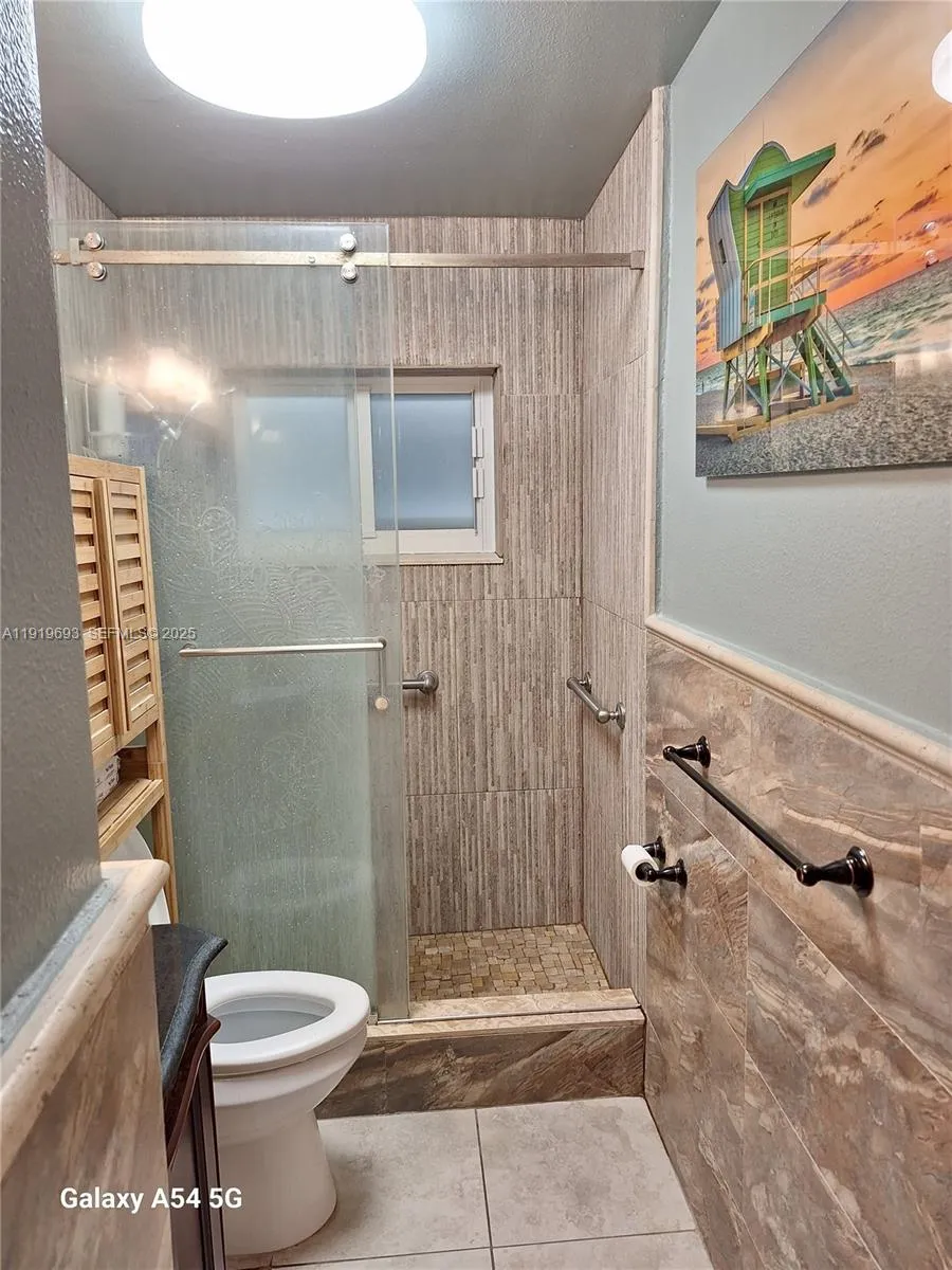 5803 NW 86th Ter Tamarac, FL 33321