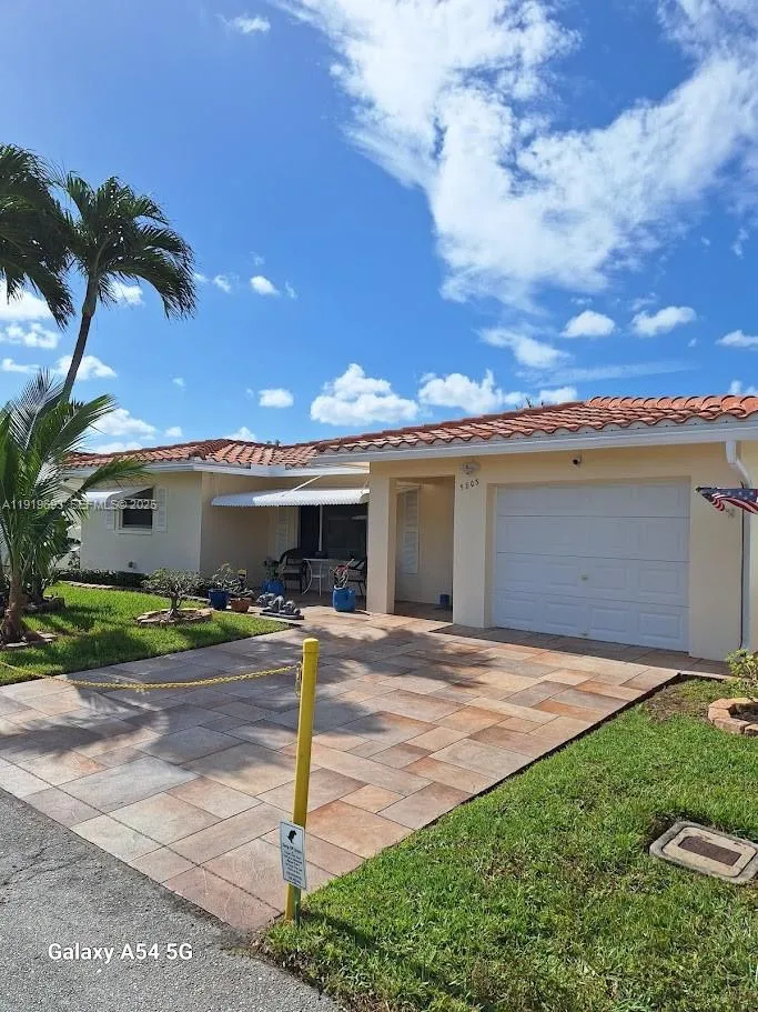 5803 NW 86th Ter Tamarac, FL 33321