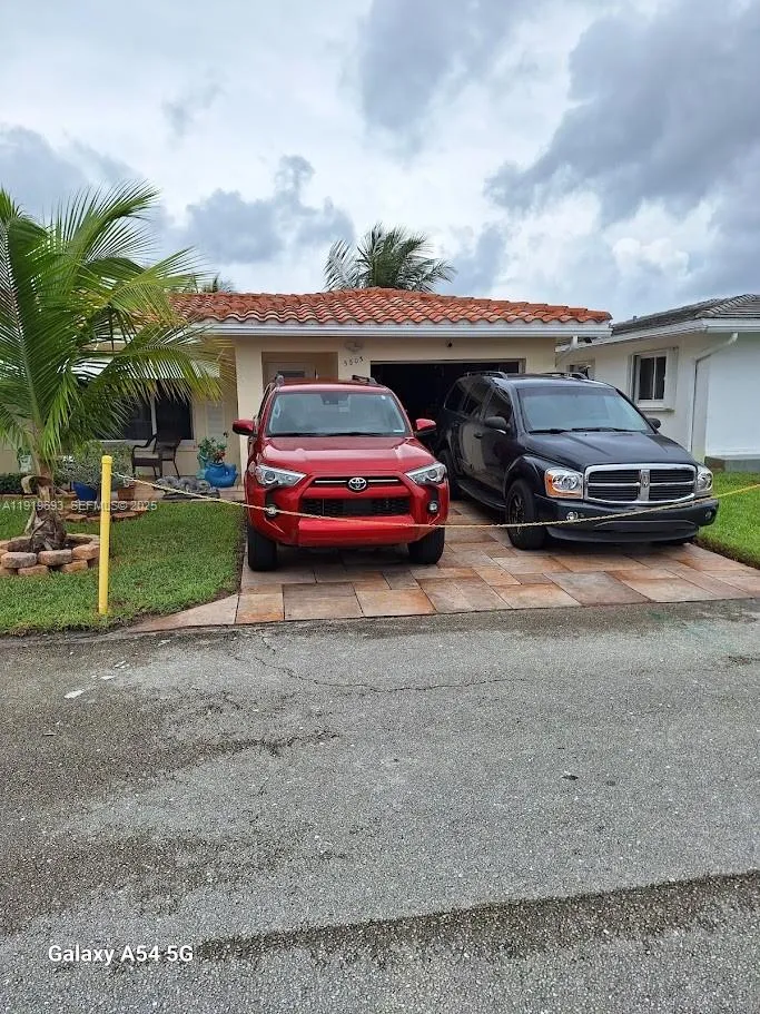 5803 NW 86th Ter Tamarac, FL 33321