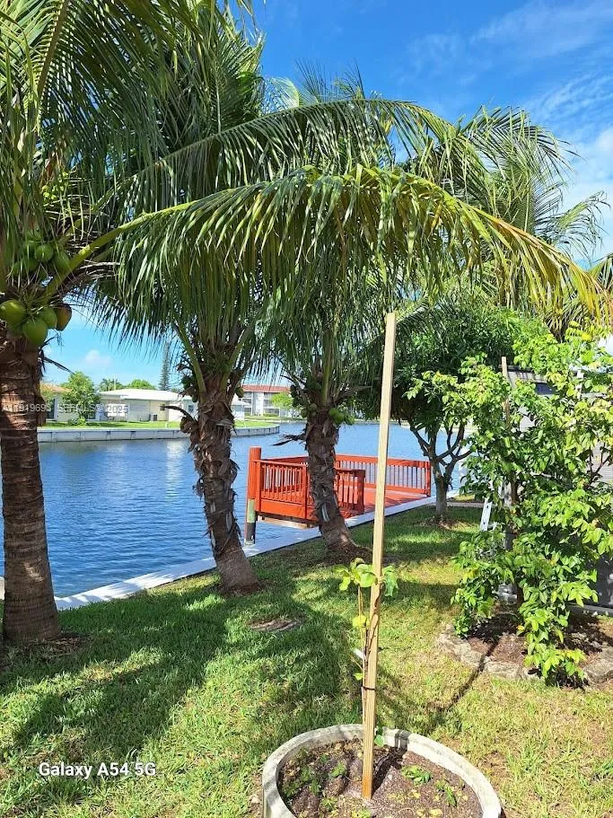 5803 NW 86th Ter Tamarac, FL 33321