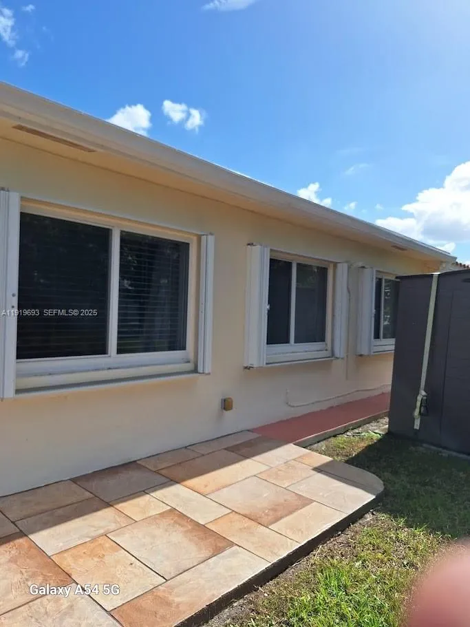 5803 NW 86th Ter Tamarac, FL 33321