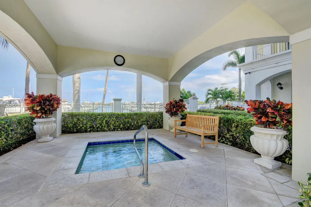 802 W WINDWARD WAY #316 Lantana, FL 33462