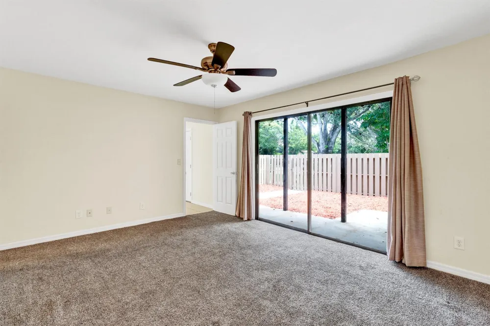 1567 39TH AVENUE #Q4 Vero Beach, FL 32960