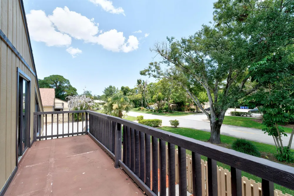 1567 39TH AVENUE #Q4 Vero Beach, FL 32960