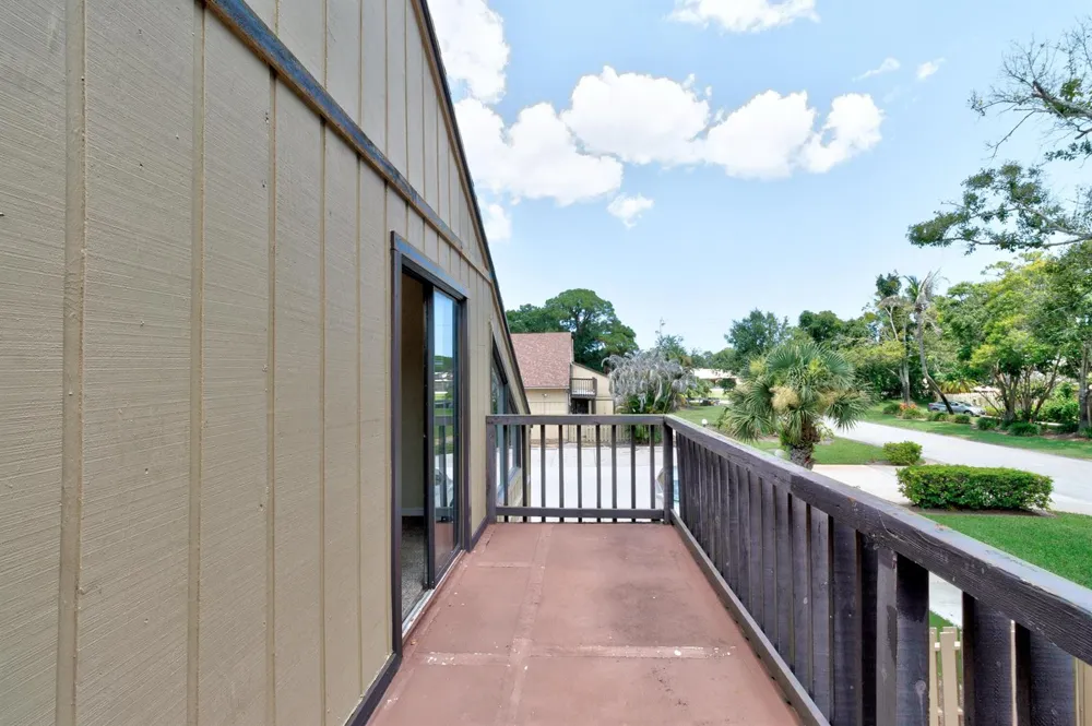 1567 39TH AVENUE #Q4 Vero Beach, FL 32960