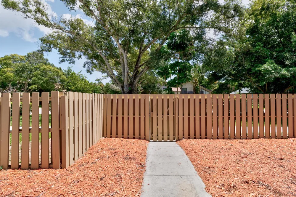 1567 39TH AVENUE #Q4 Vero Beach, FL 32960