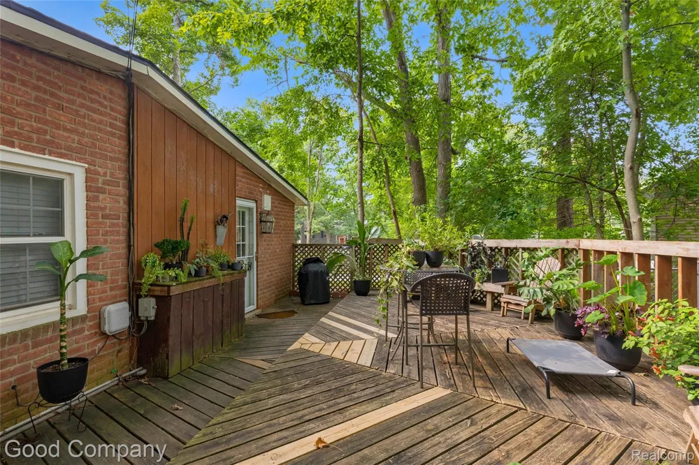 1395 Omega Road Walled Lake City, MI 48390