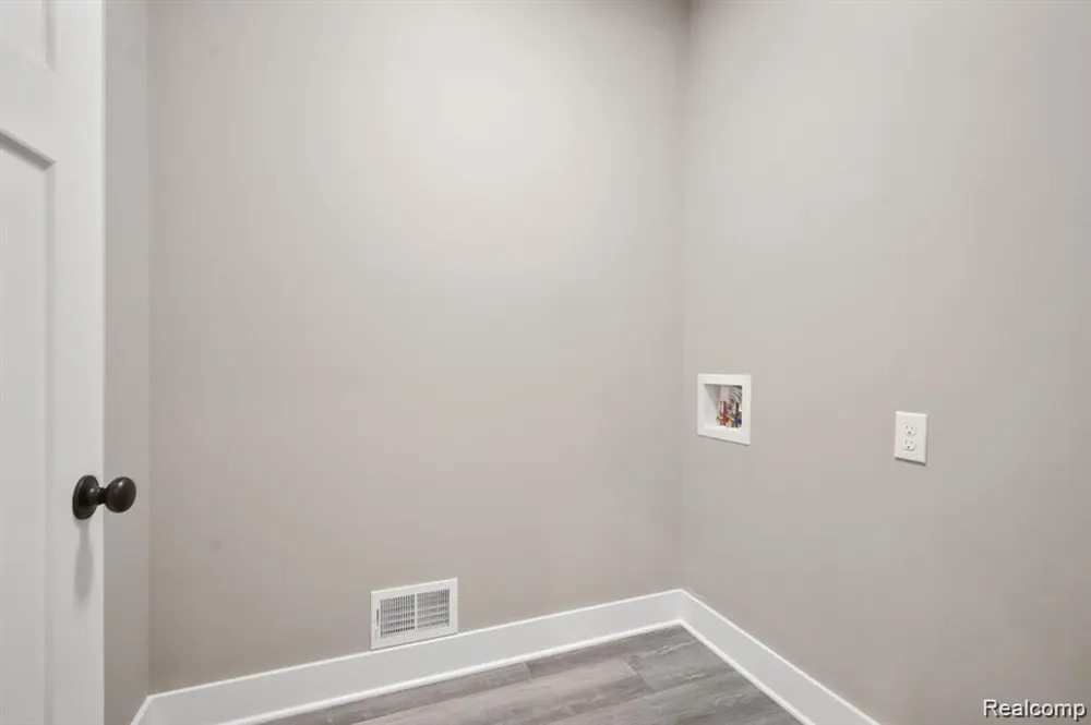 8504 Forest Glen Drive Grand Blanc Charter Township, MI 48439