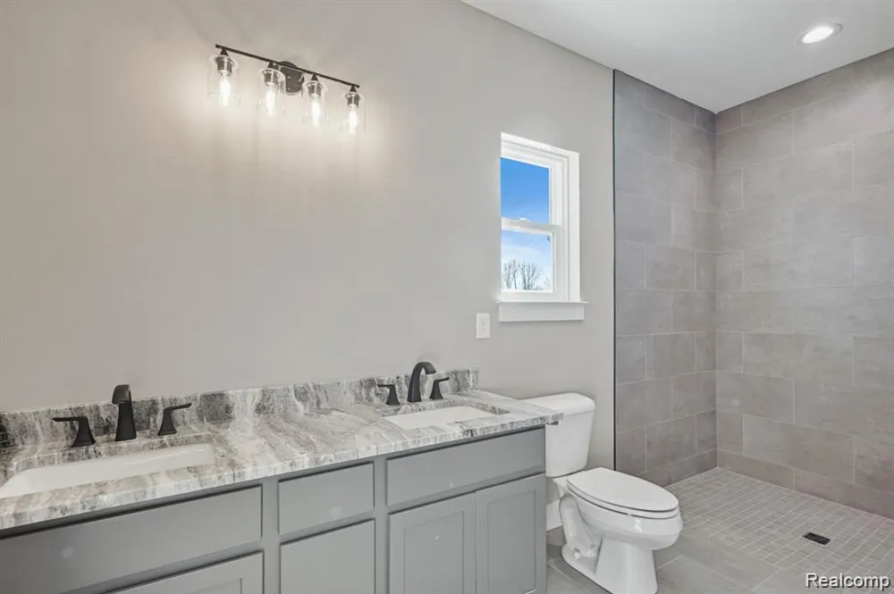 8504 Forest Glen Drive Grand Blanc Charter Township, MI 48439