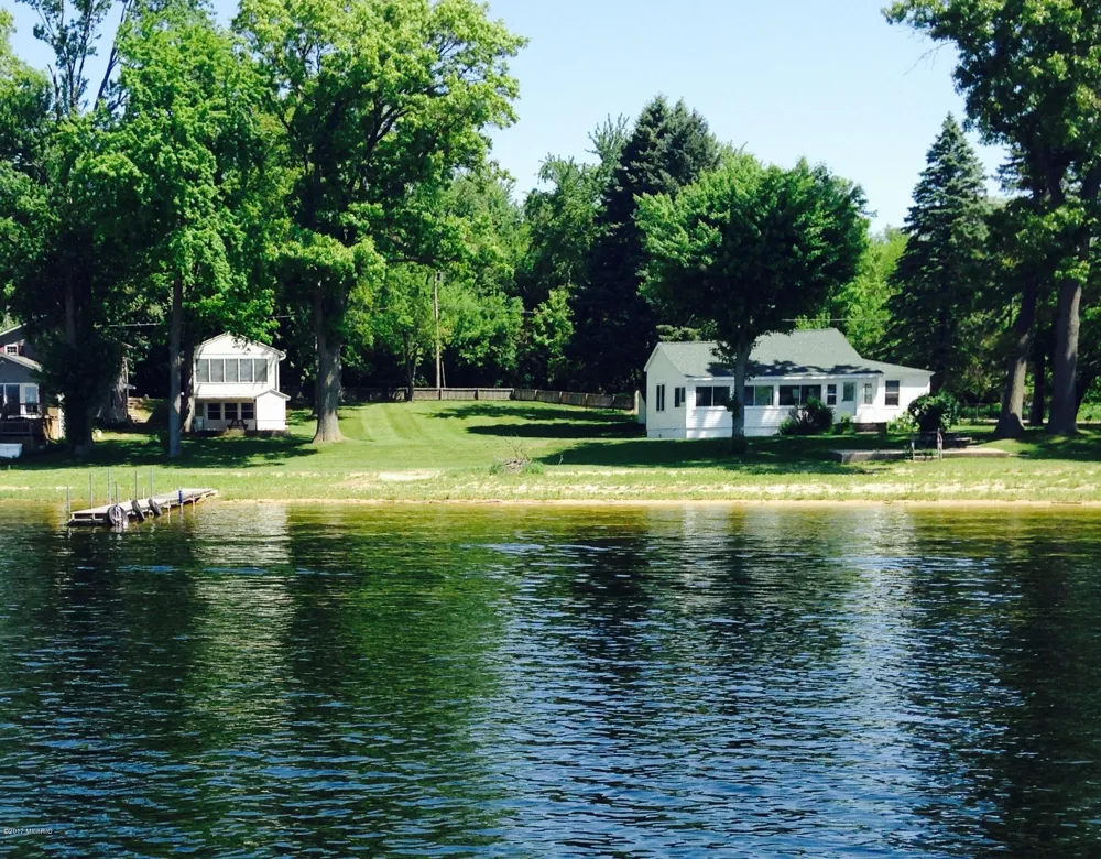 41193 Park Street Paw Paw Township, MI 49079