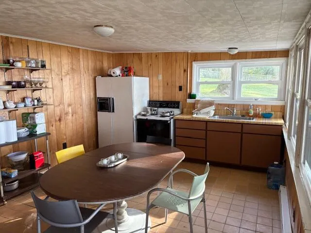 41193 Park Street Paw Paw Township, MI 49079